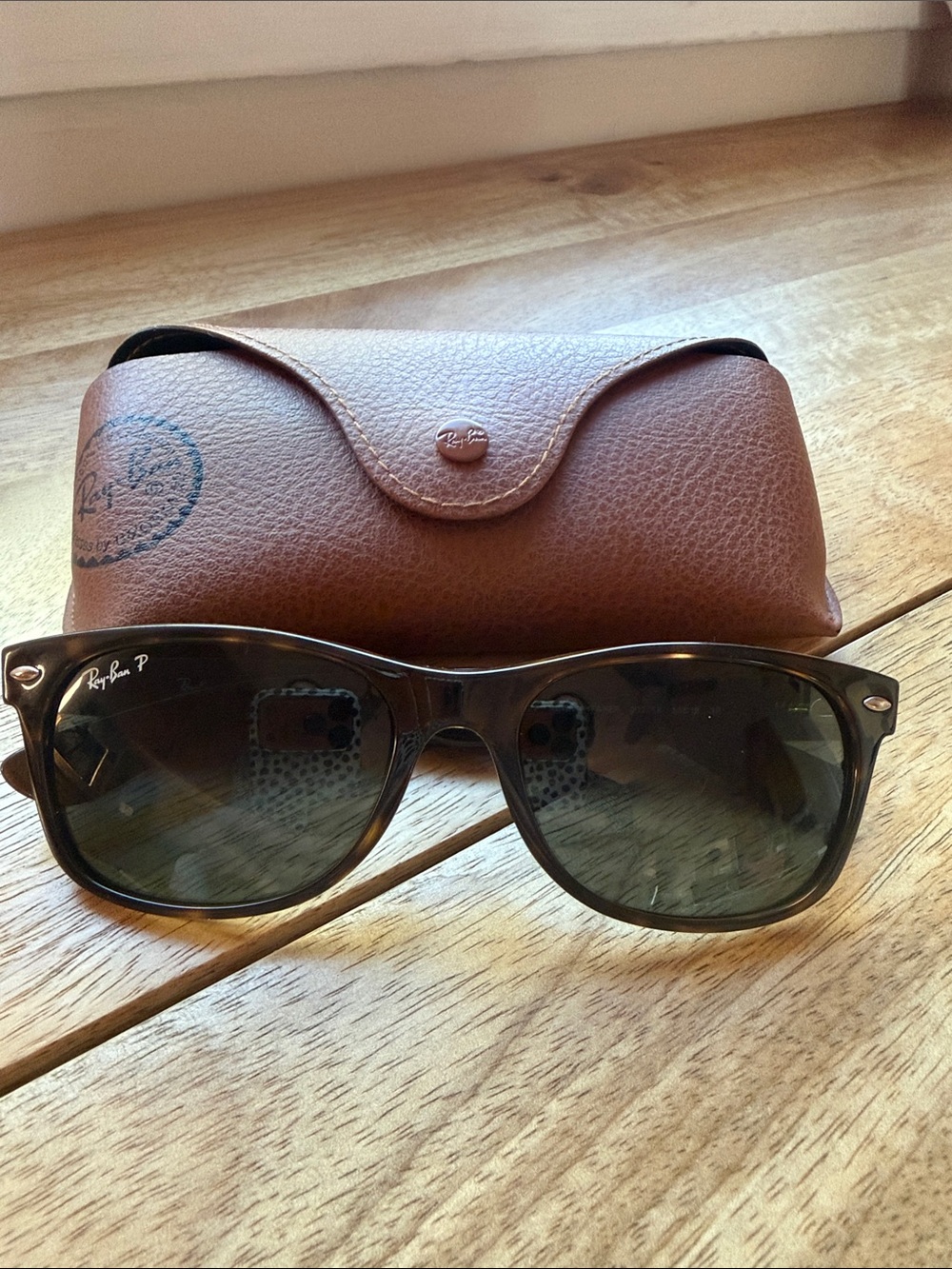 Ray-Ban Brown Sunglasses Case with Sunglasses 🕶️ polarized P
